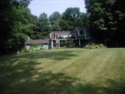 Lakewinds Kennels view from front